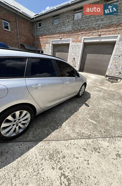 Универсал Opel Astra 2013 в 