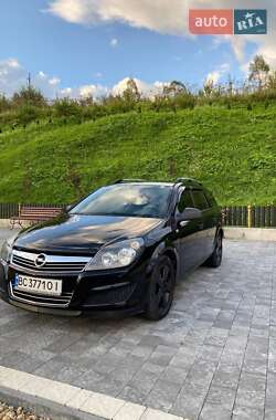 Универсал Opel Astra 2009 в Старом Самборе