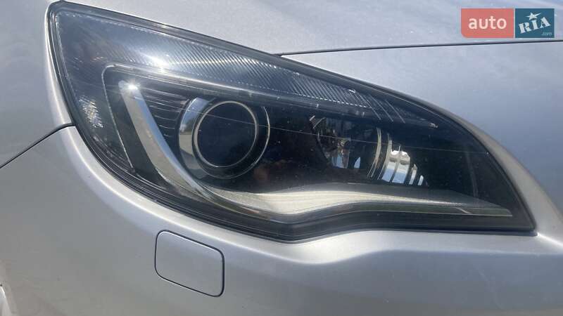 Універсал Opel Astra 2013 в Миколаєві