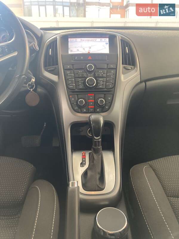 Універсал Opel Astra 2013 в Миколаєві
