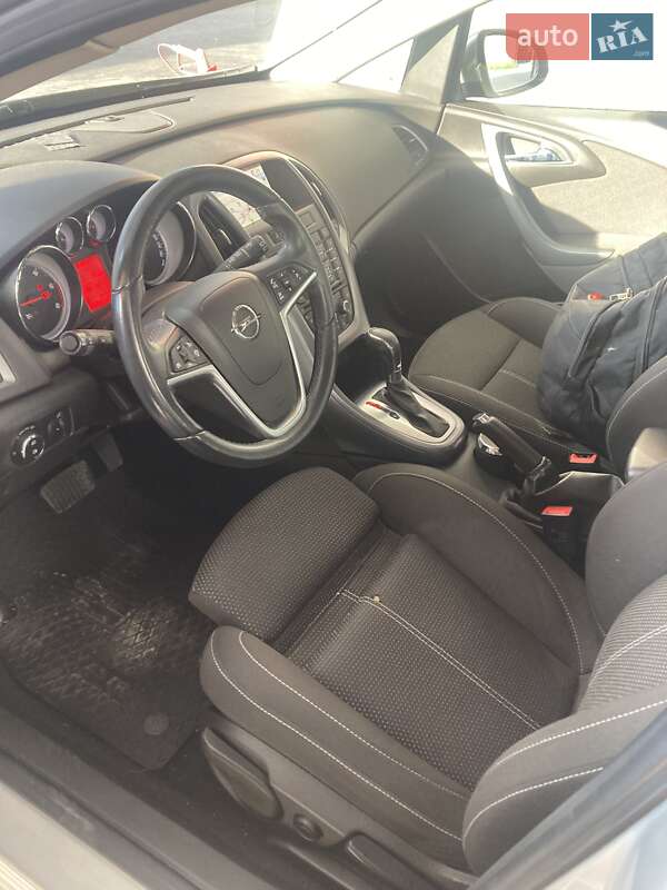 Універсал Opel Astra 2013 в Миколаєві