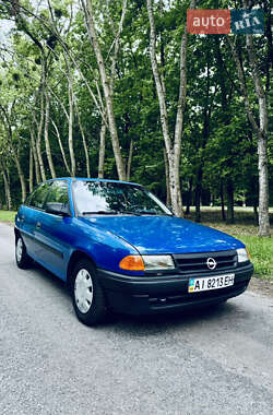 Хетчбек Opel Astra 1992 в Яготині
