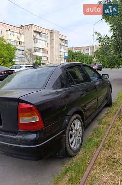 Седан Opel Astra 2005 в Ладыжине