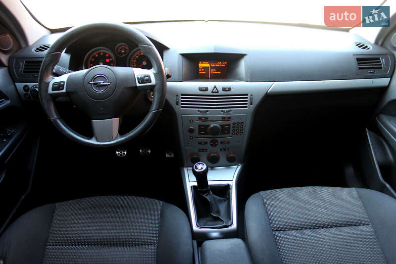 Универсал Opel Astra 2008 в Кременце