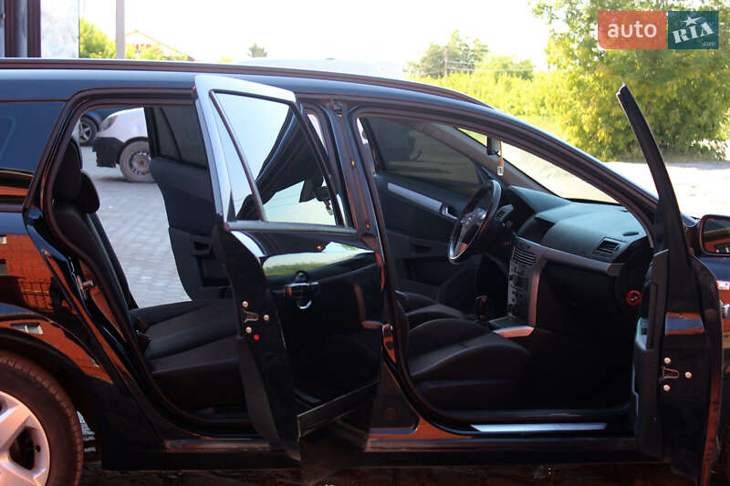 Универсал Opel Astra 2008 в Кременце