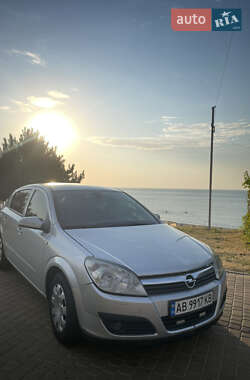 Хэтчбек Opel Astra 2007 в Виннице
