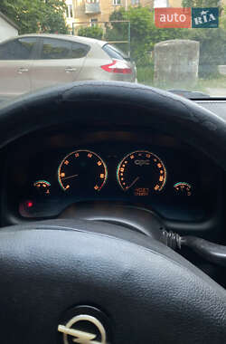 Седан Opel Astra 2006 в 