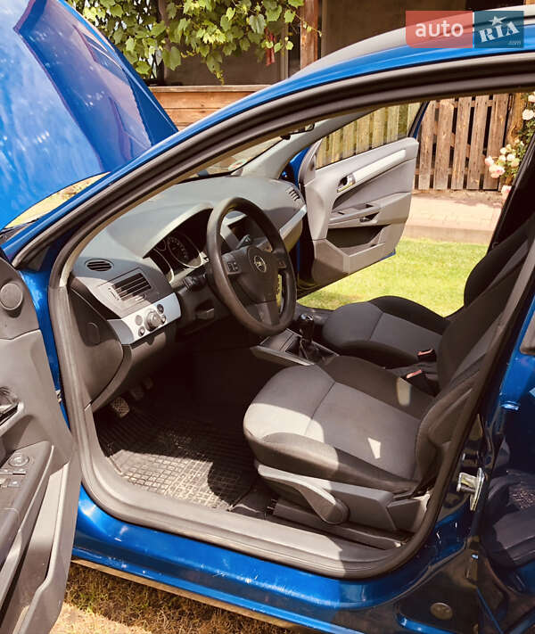 Универсал Opel Astra 2005 в Тернополе