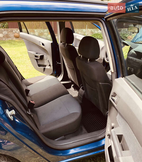 Универсал Opel Astra 2005 в Тернополе