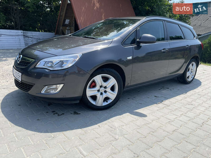Opel Astra 2011