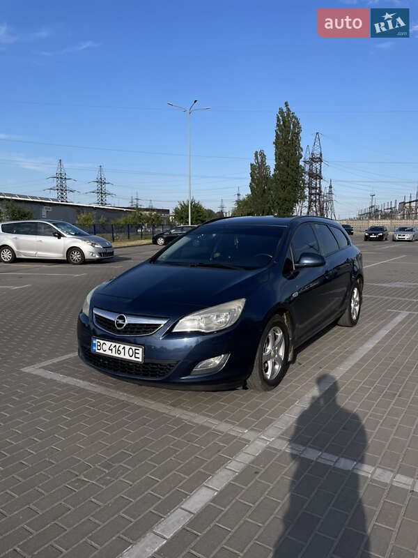 Opel Astra 2011