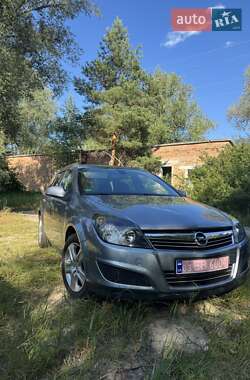 Универсал Opel Astra 2010 в Конотопе