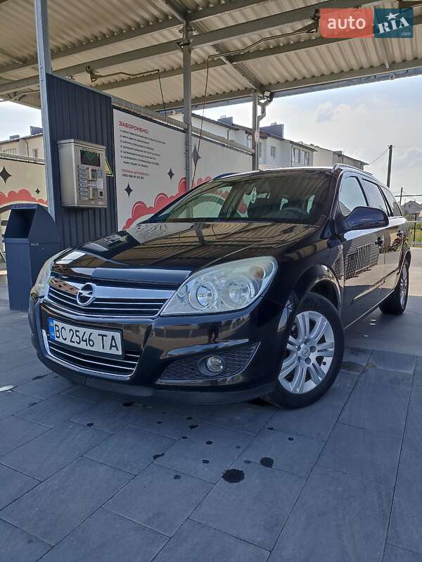 Универсал Opel Astra 2009 в Самборе