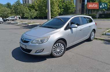 Универсал Opel Astra 2011 в Киеве