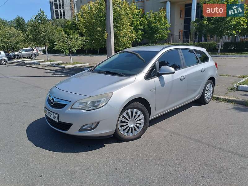 Opel Astra 2011