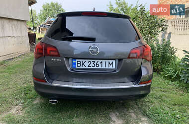 Универсал Opel Astra 2012 в 