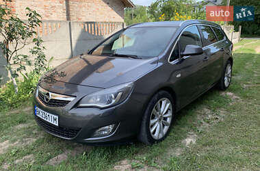 Универсал Opel Astra 2012 в 