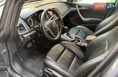 Универсал Opel Astra 2012 в 