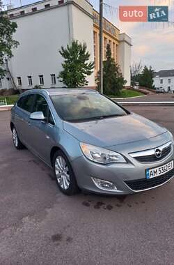 Універсал Opel Astra 2011 в Коростені