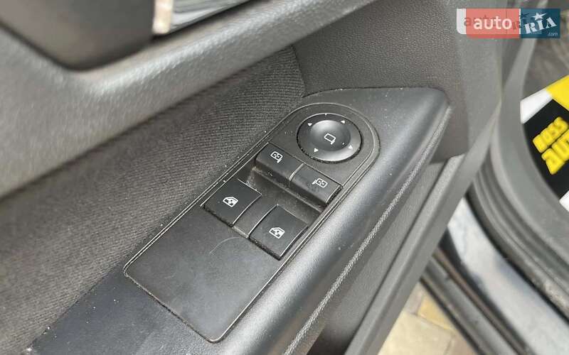 Универсал Opel Astra 2013 в Львове