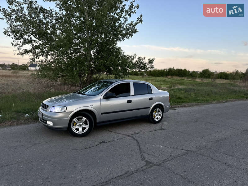 Седан Opel Astra 2008 в Балаклее