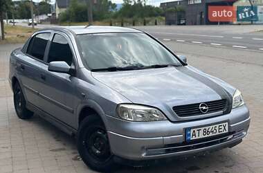 Седан Opel Astra 2003 в Надвірній