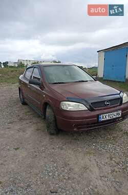 Седан Opel Astra 2006 в Краснограді