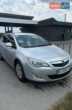 Універсал Opel Astra 2011 в Львові