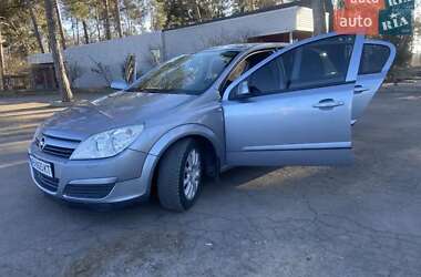 Хэтчбек Opel Astra 2004 в 