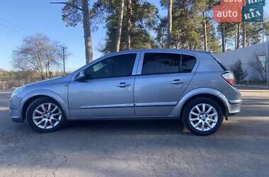Хэтчбек Opel Astra 2004 в 