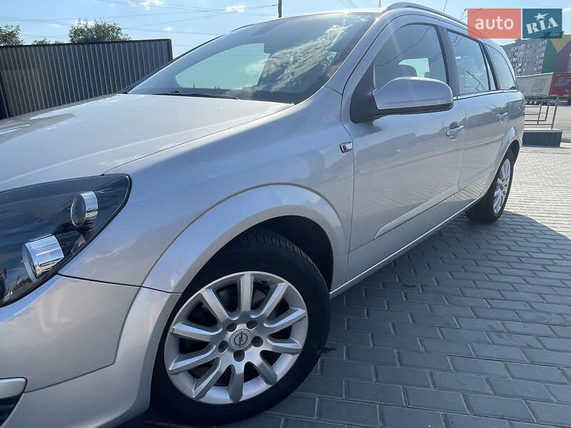 Універсал Opel Astra 2004 в Олександрії