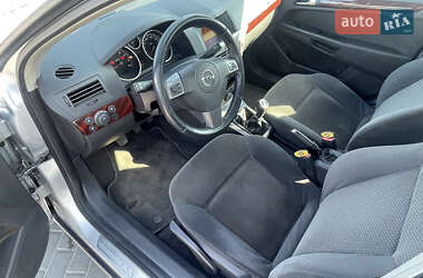 Универсал Opel Astra 2004 в 