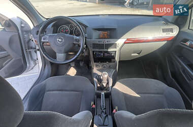 Универсал Opel Astra 2004 в 