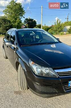 Универсал Opel Astra 2010 в 