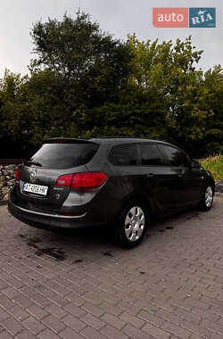 Универсал Opel Astra 2012 в 