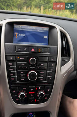 Универсал Opel Astra 2012 в 