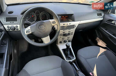 Универсал Opel Astra 2007 в 