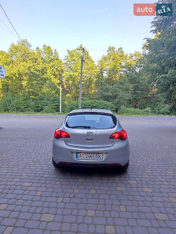 Хэтчбек Opel Astra 2010 в Коломые