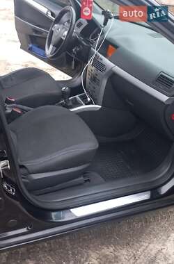 Универсал Opel Astra 2006 в 