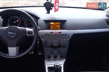 Универсал Opel Astra 2006 в 