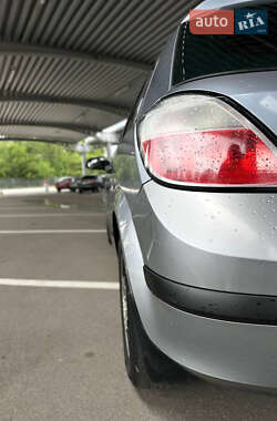 Хэтчбек Opel Astra 2007 в 
