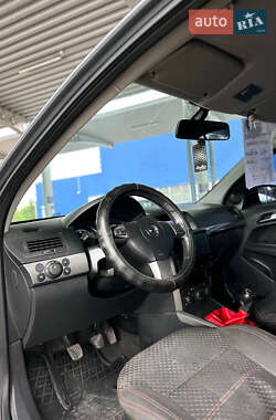 Хэтчбек Opel Astra 2007 в 