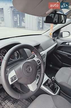Универсал Opel Astra 2009 в 