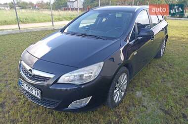 Универсал Opel Astra 2011 в Львове