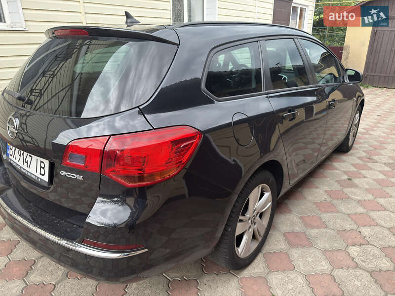 Универсал Opel Astra 2015 в Хмельницком
