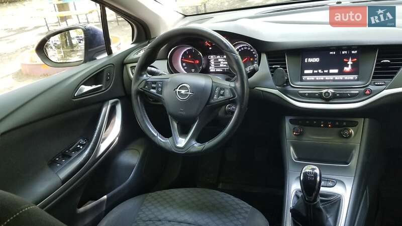 Универсал Opel Astra 2017 в Одессе