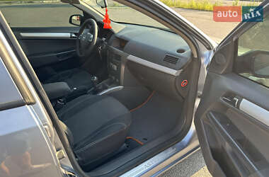 Универсал Opel Astra 2005 в 
