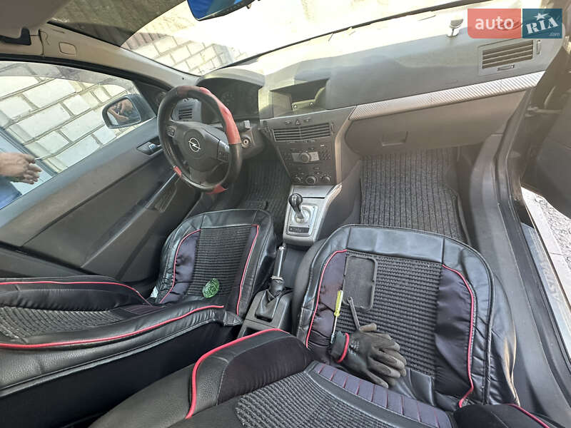 Хэтчбек Opel Astra 2006 в Александрие