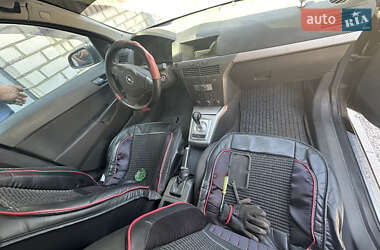 Хэтчбек Opel Astra 2006 в 