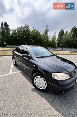 Седан Opel Astra 2006 в Киеве